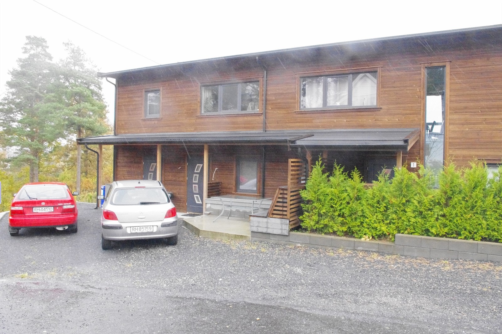 Utside med kveldsol Galleribilde