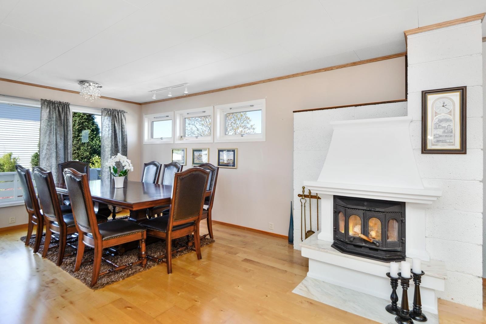 Det er god plass for spisestue Galleribilde