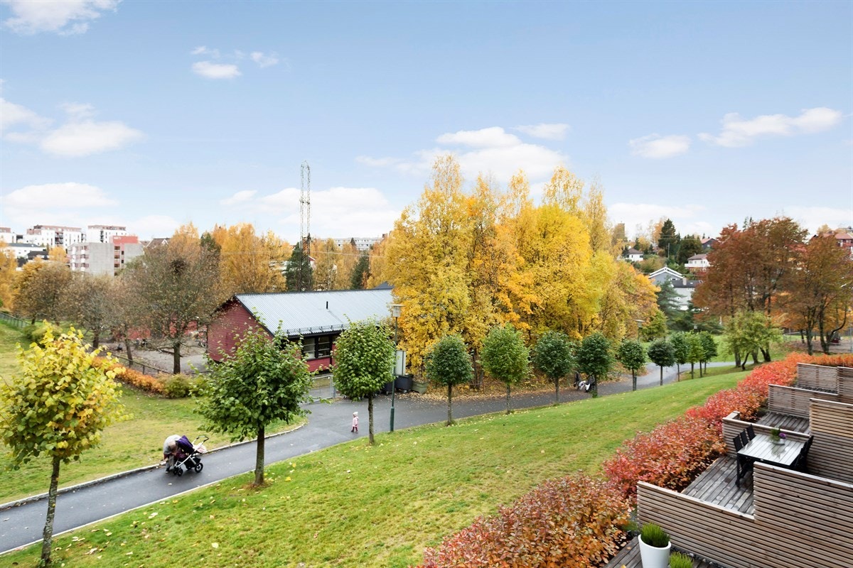 Hyggelig utsyn fra balkong. Galleribilde