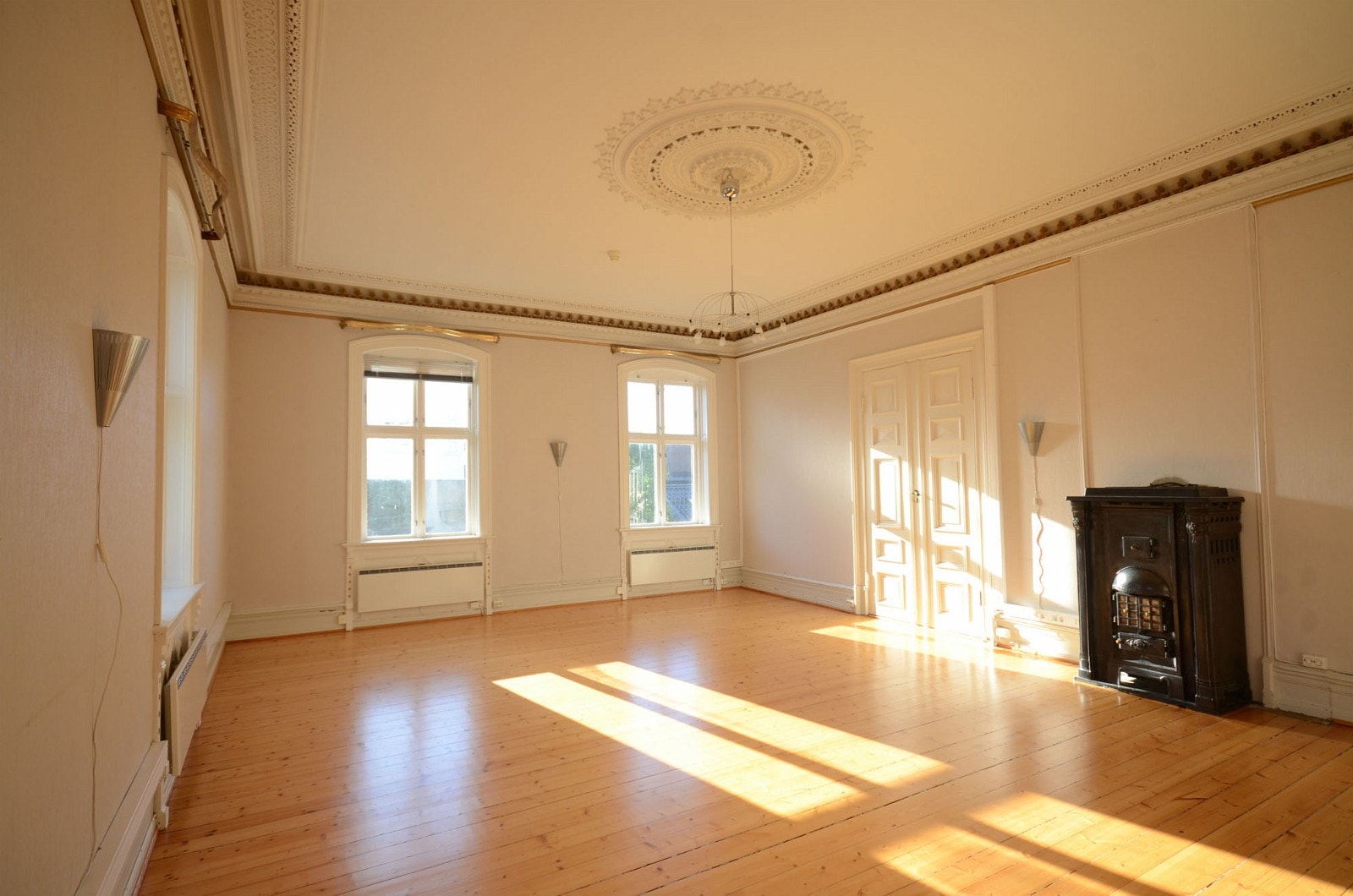 Kontor 2. etasje Galleribilde