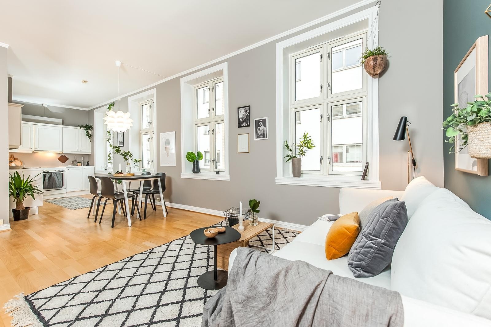Her er det mange muligheter for innredning og god plass til spisestue. Galleribilde