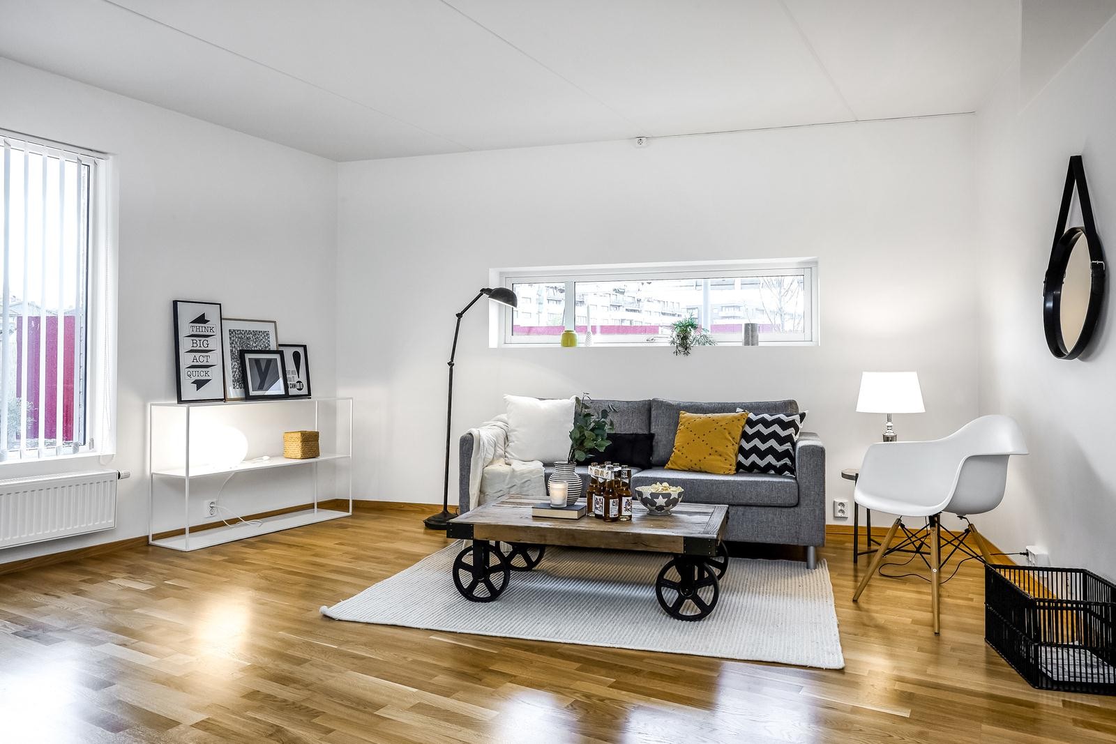 Her er det god plass til å be inn venner eller familie til et hyggelig selskap Galleribilde