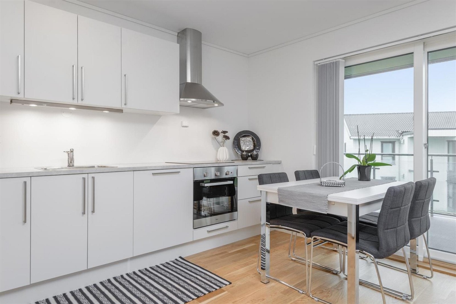 Lyst og flott kjøkken fra HTH Galleribilde