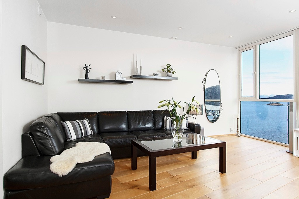 TV-stue i kjøkkendelen Galleribilde