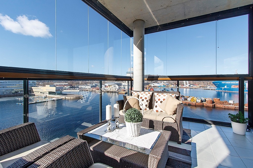 Innglasset balkong Galleribilde