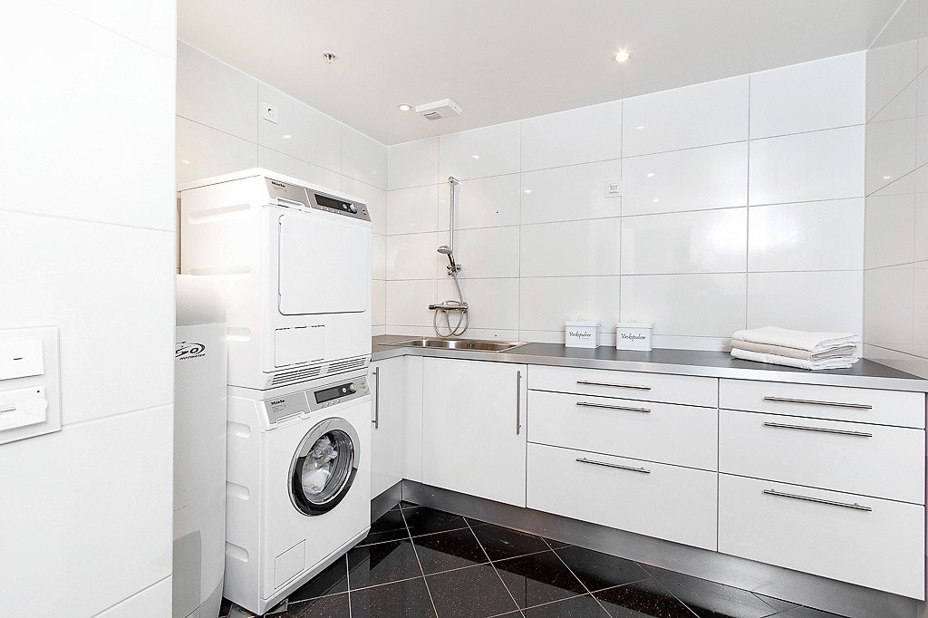 Vaskerom Galleribilde