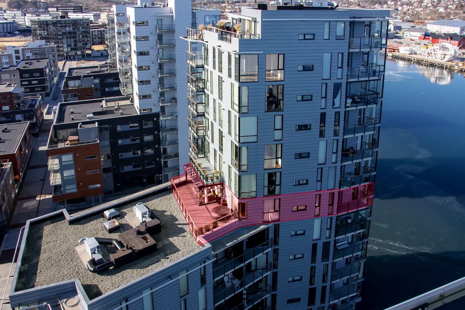 Leiligheten går over hele 7. etasje Galleribilde