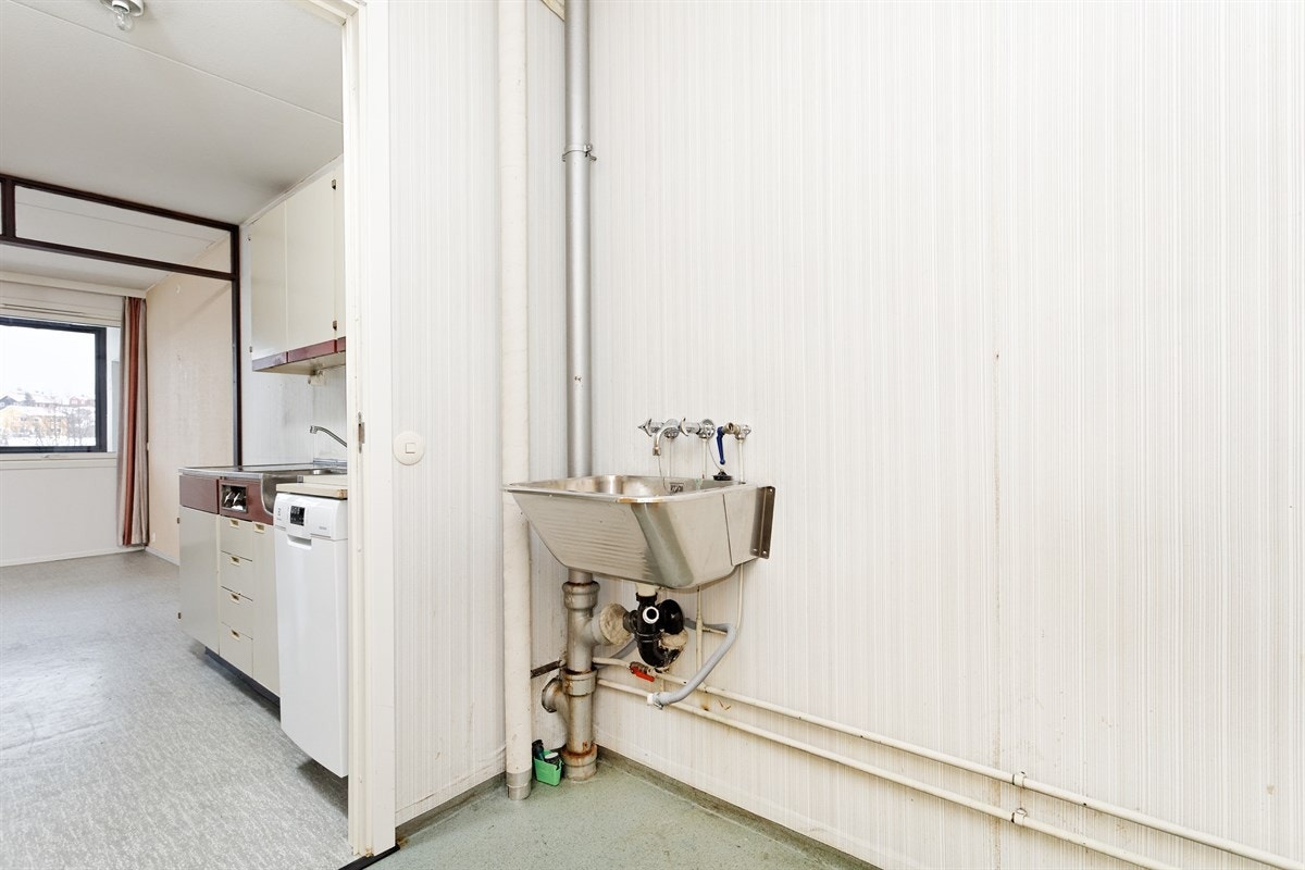 Vaskerom mellom WC og kjøkken Galleribilde