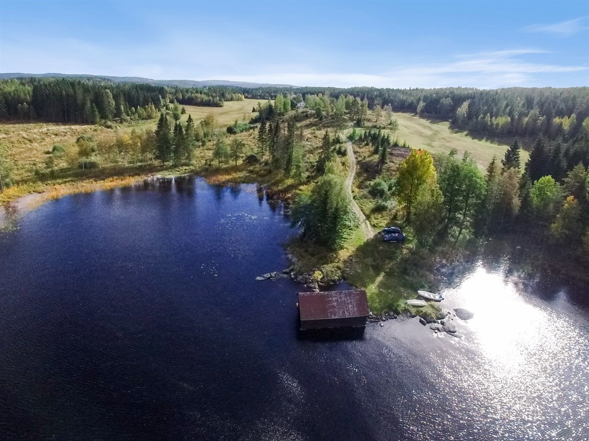 Eget båthus i vannkanten Galleribilde