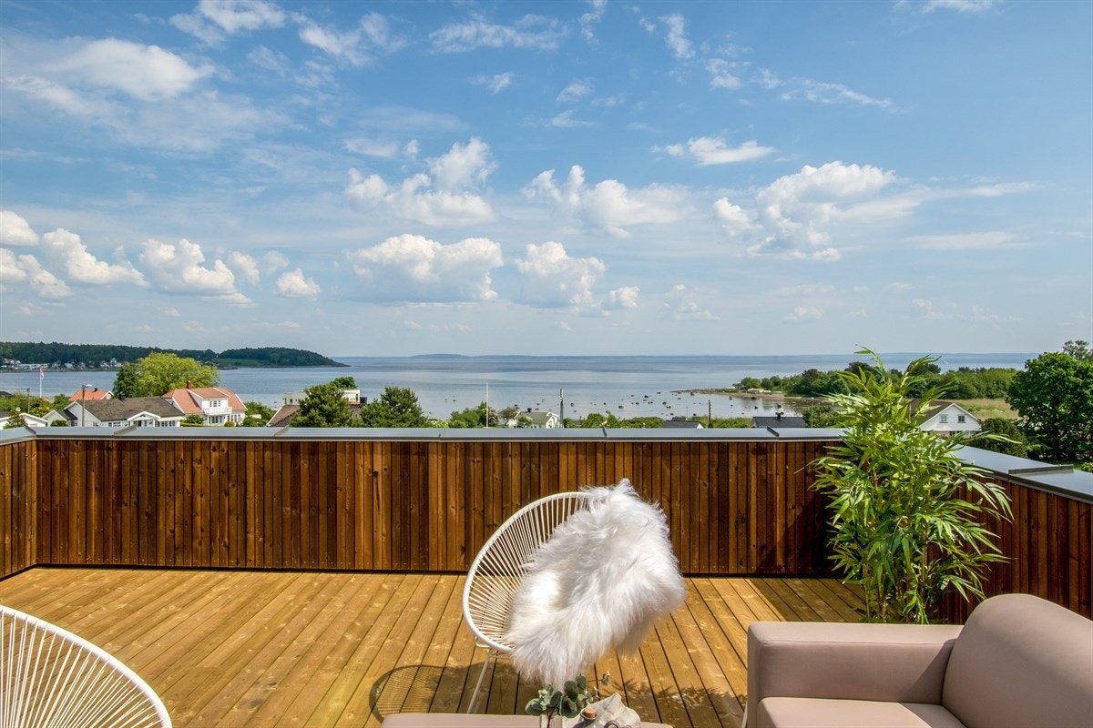 Herlig! Takterrasse med 360 grader sol og utsikt Galleribilde