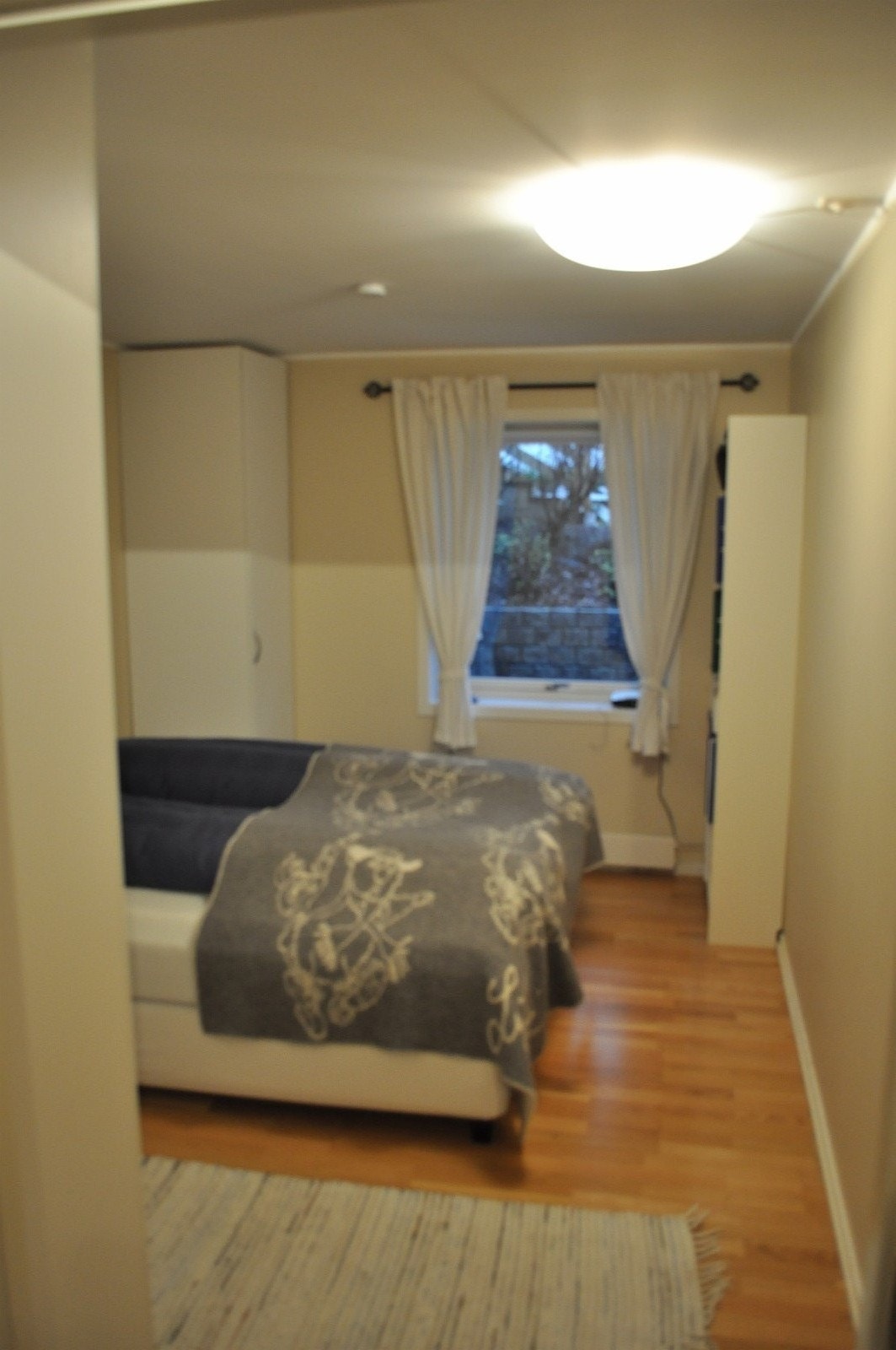 Soverom med mye skapplass Galleribilde