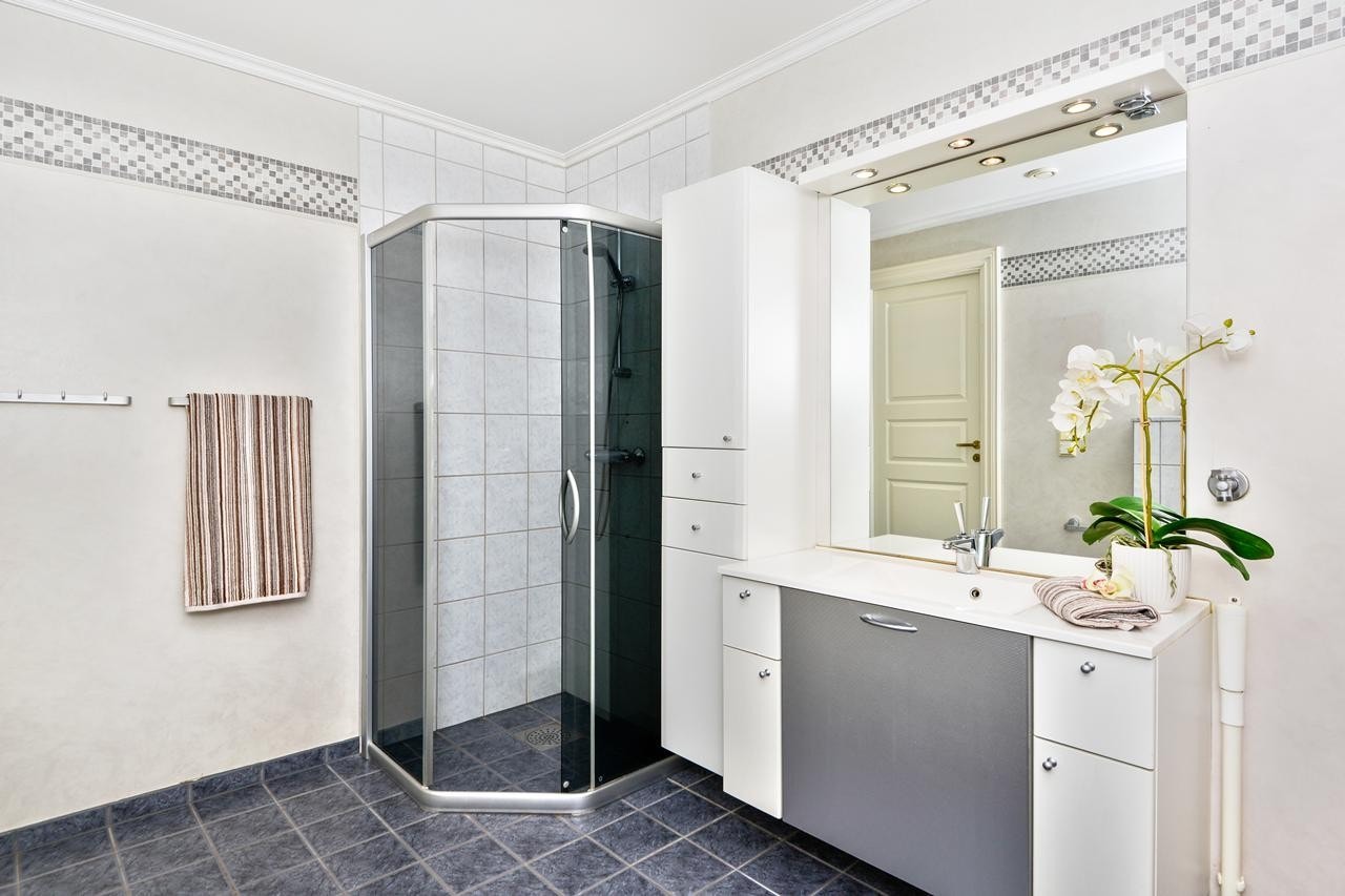 Bad - lyst og romslig Galleribilde