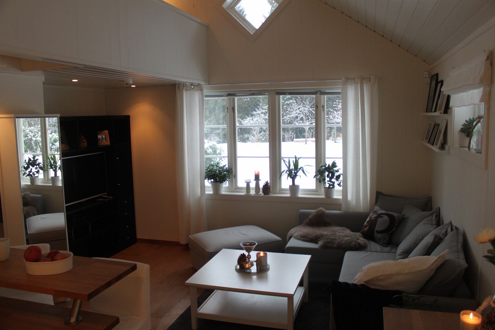 Stua sett fra kjøkkenet Galleribilde