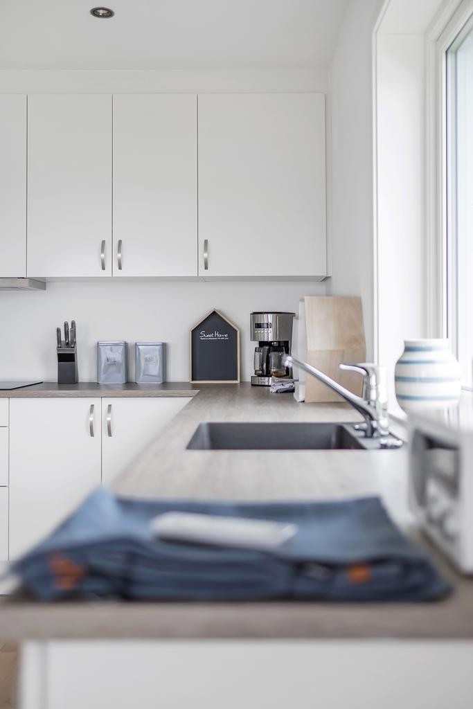 Pen og tidløs kjøkkeninnredning Galleribilde