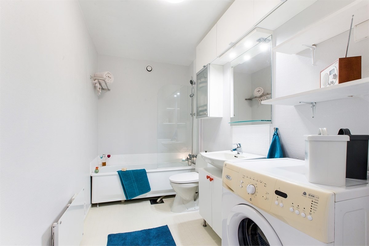 Badet oppleves romslig og inkluderer det du trenger. Galleribilde