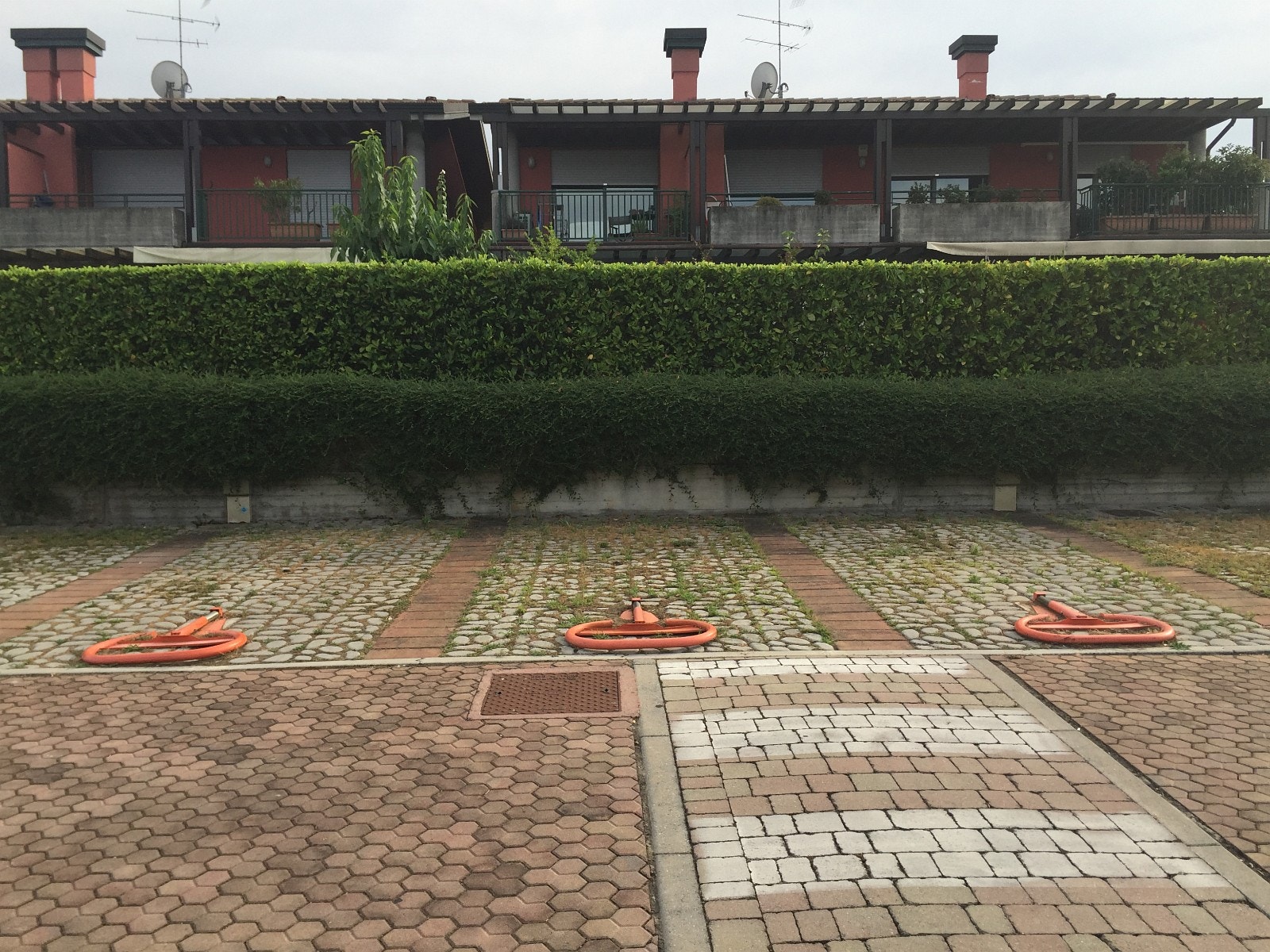 Privat parkering Galleribilde