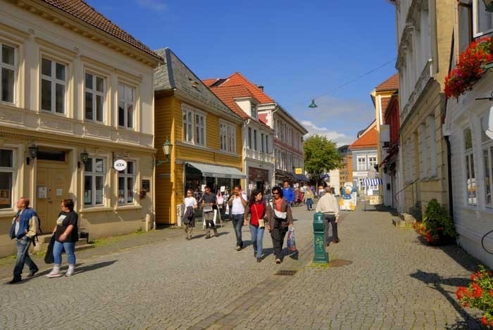 Marken - gågaten som fører til Grønnesmauet Galleribilde