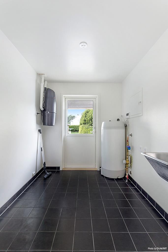 Vaskerom/bakgang. Galleribilde