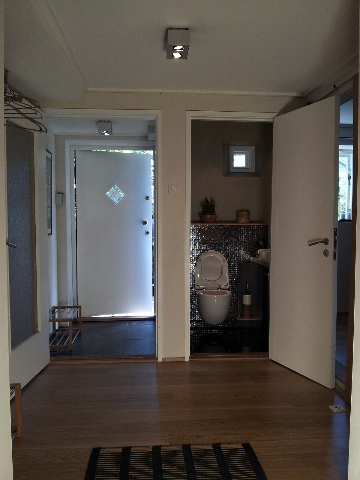 Entre, hall m/ wc Galleribilde