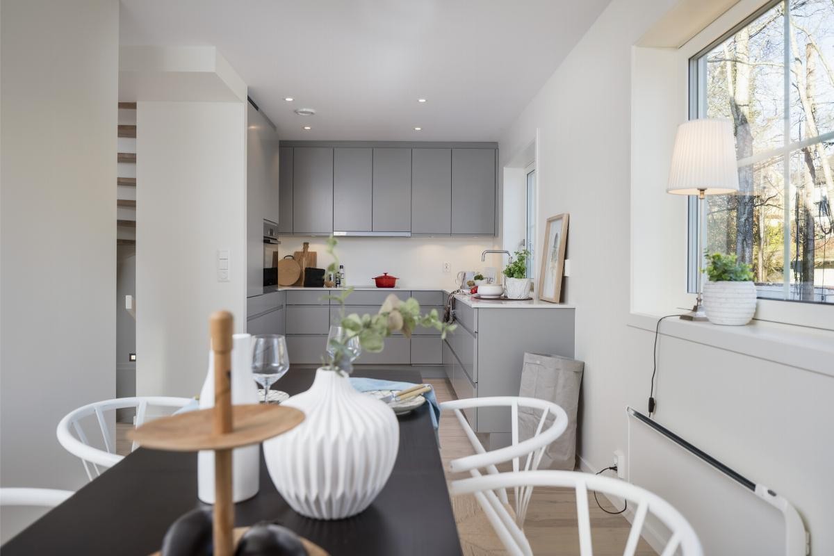 Kjøkken med spiseplass Galleribilde