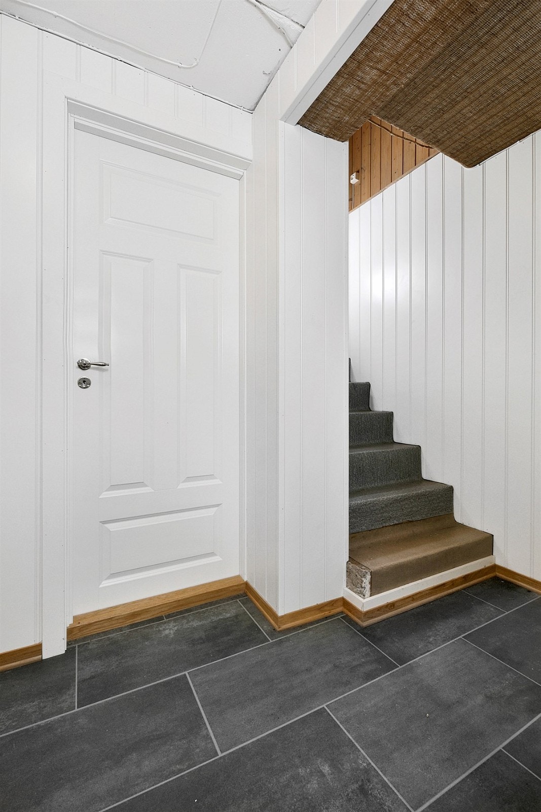 Trapp ned til utleiedelen. Galleribilde