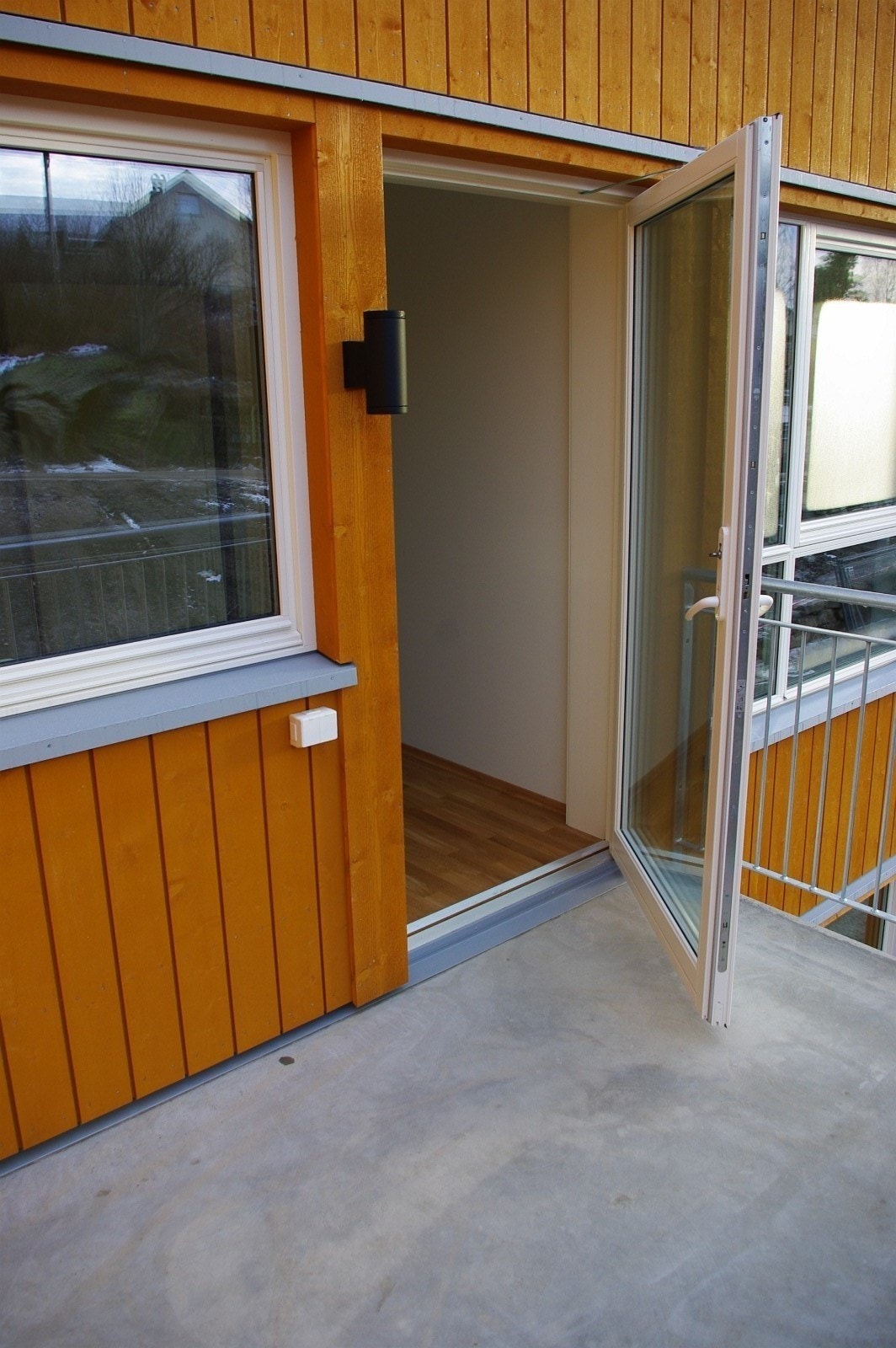 Balkong mot vest (kontor/soverom 2) Galleribilde