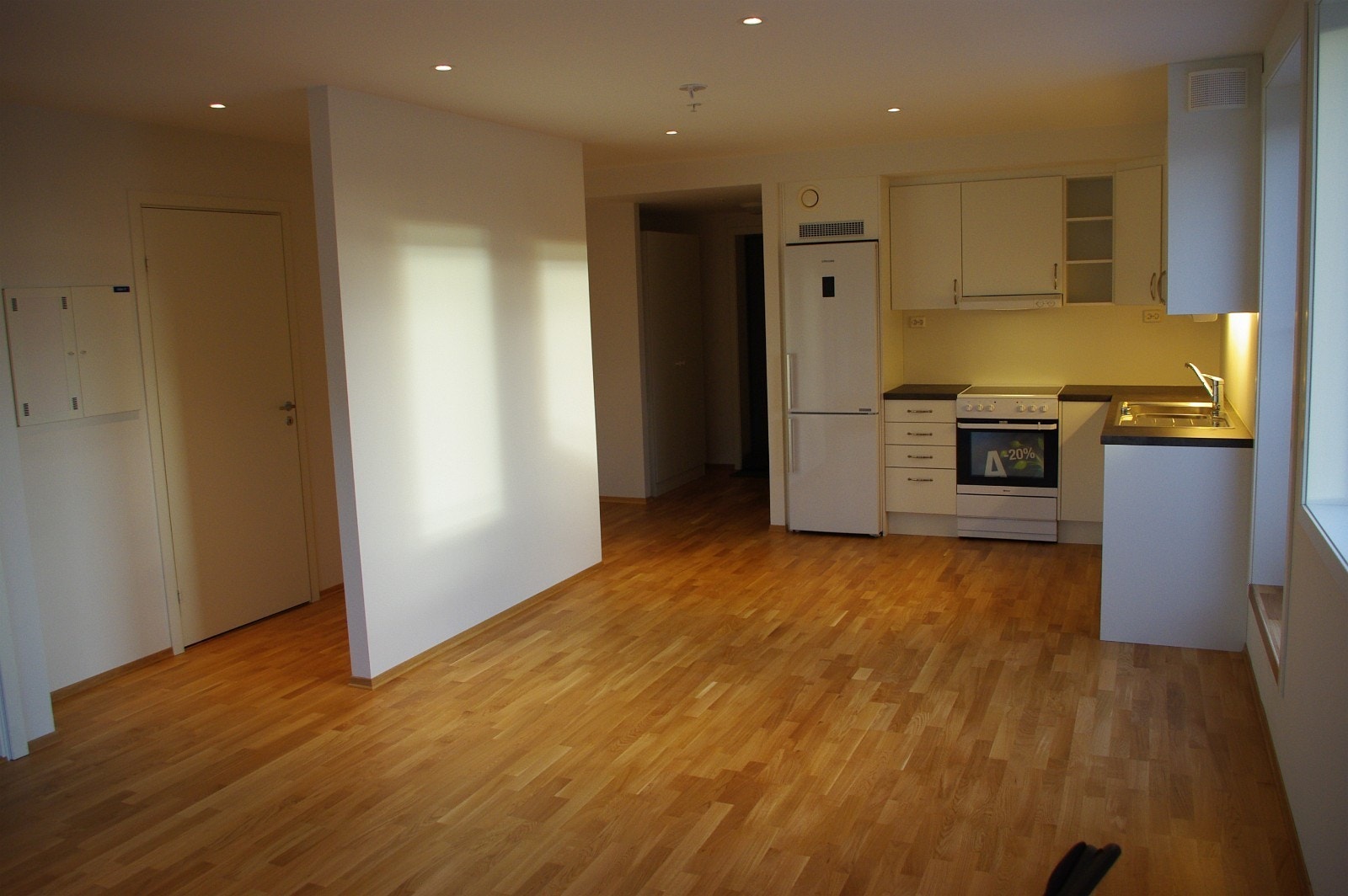 Stue/spiseplass/kjøkken Galleribilde