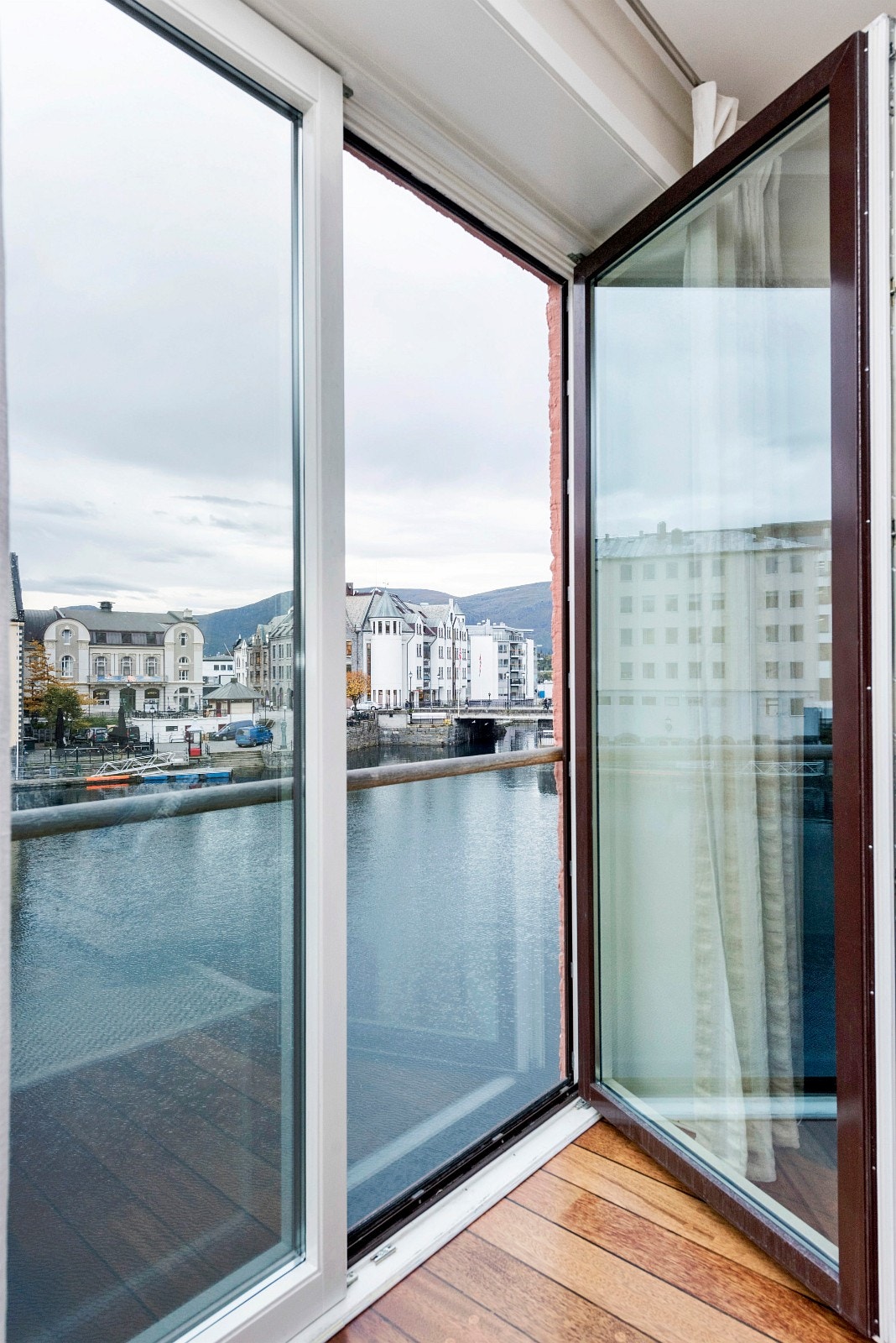 Fransk balkongløsning i stue Galleribilde
