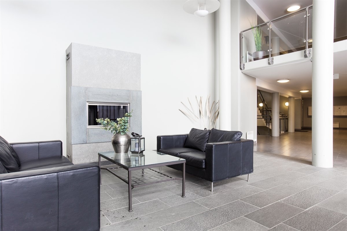 PROA Eiendomsmegling - Man får en fin velkomst av en innbydende oppgang, med heis som tar deg opp i 6.etasje. Galleribilde