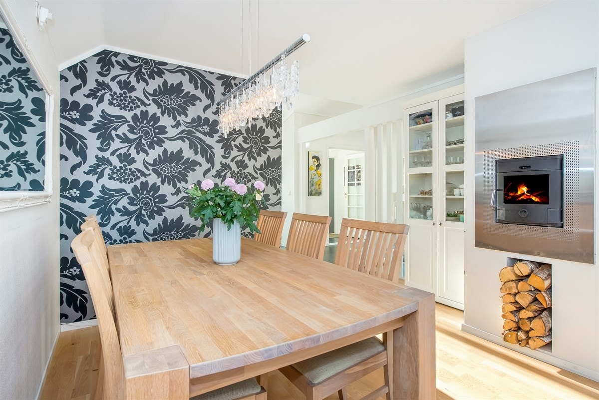 Spisestue med god plass Galleribilde