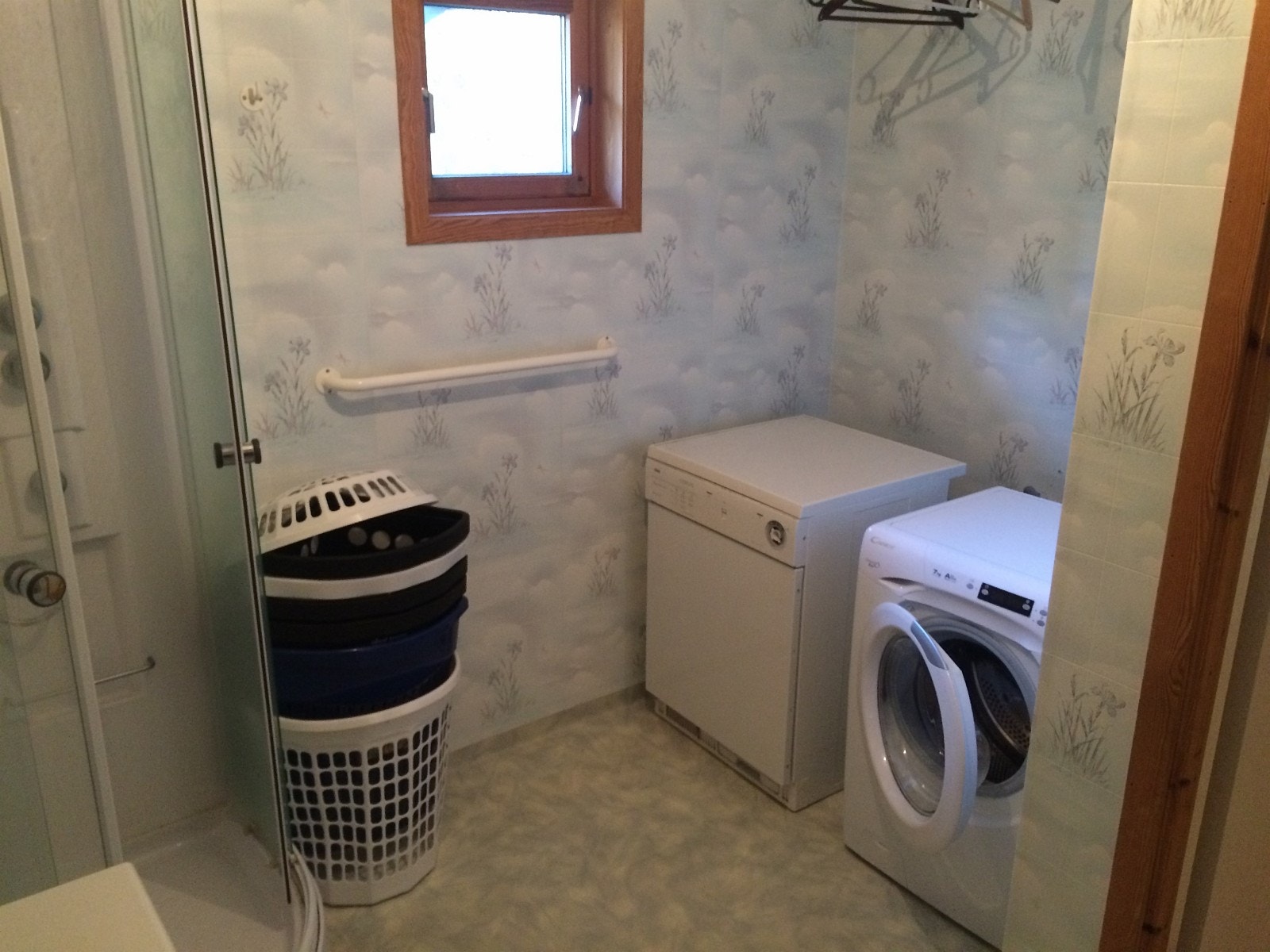 Bad - Vaskemaskin og tørketrommel Galleribilde