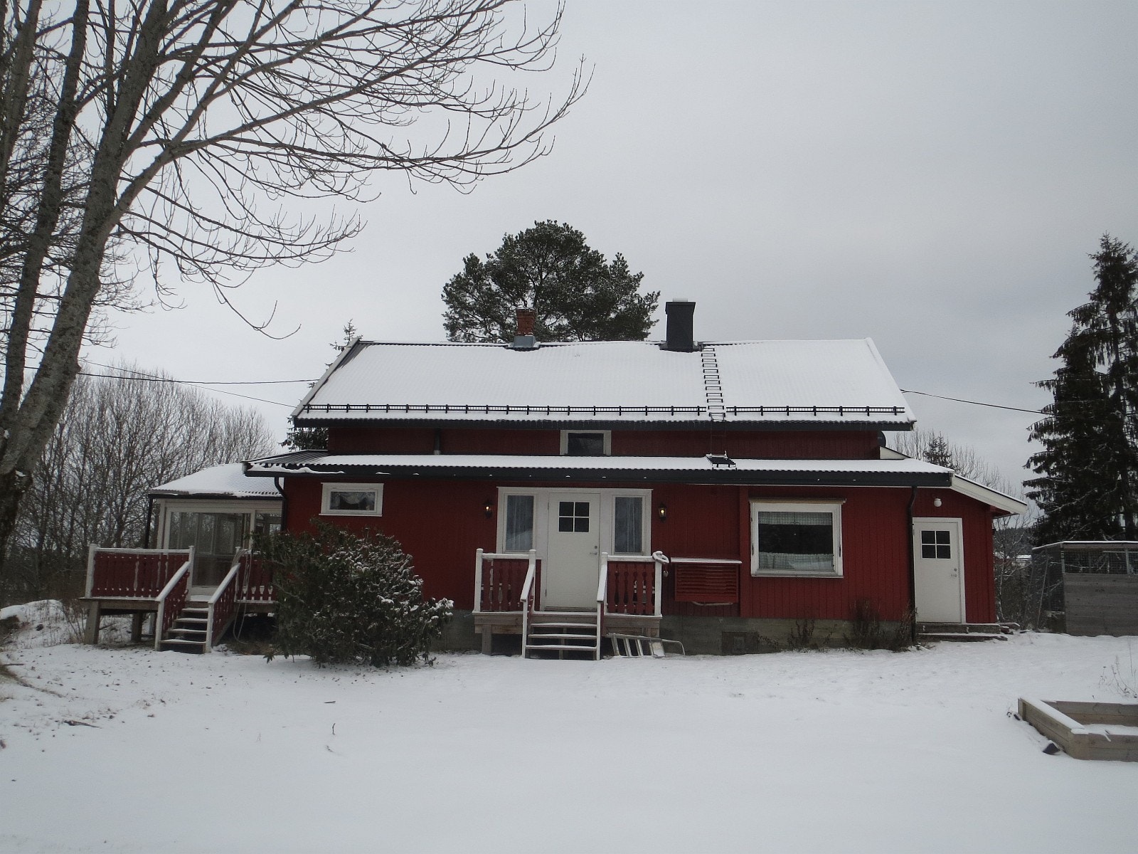 Huset sett forfra. Galleribilde