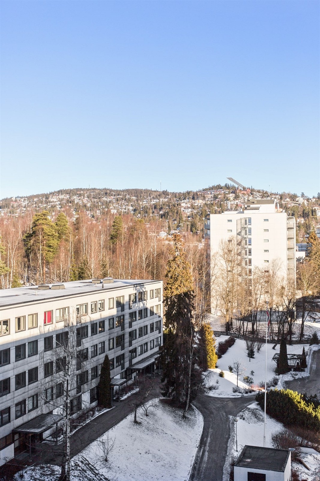 Utsikt mot Holmenkollen Galleribilde