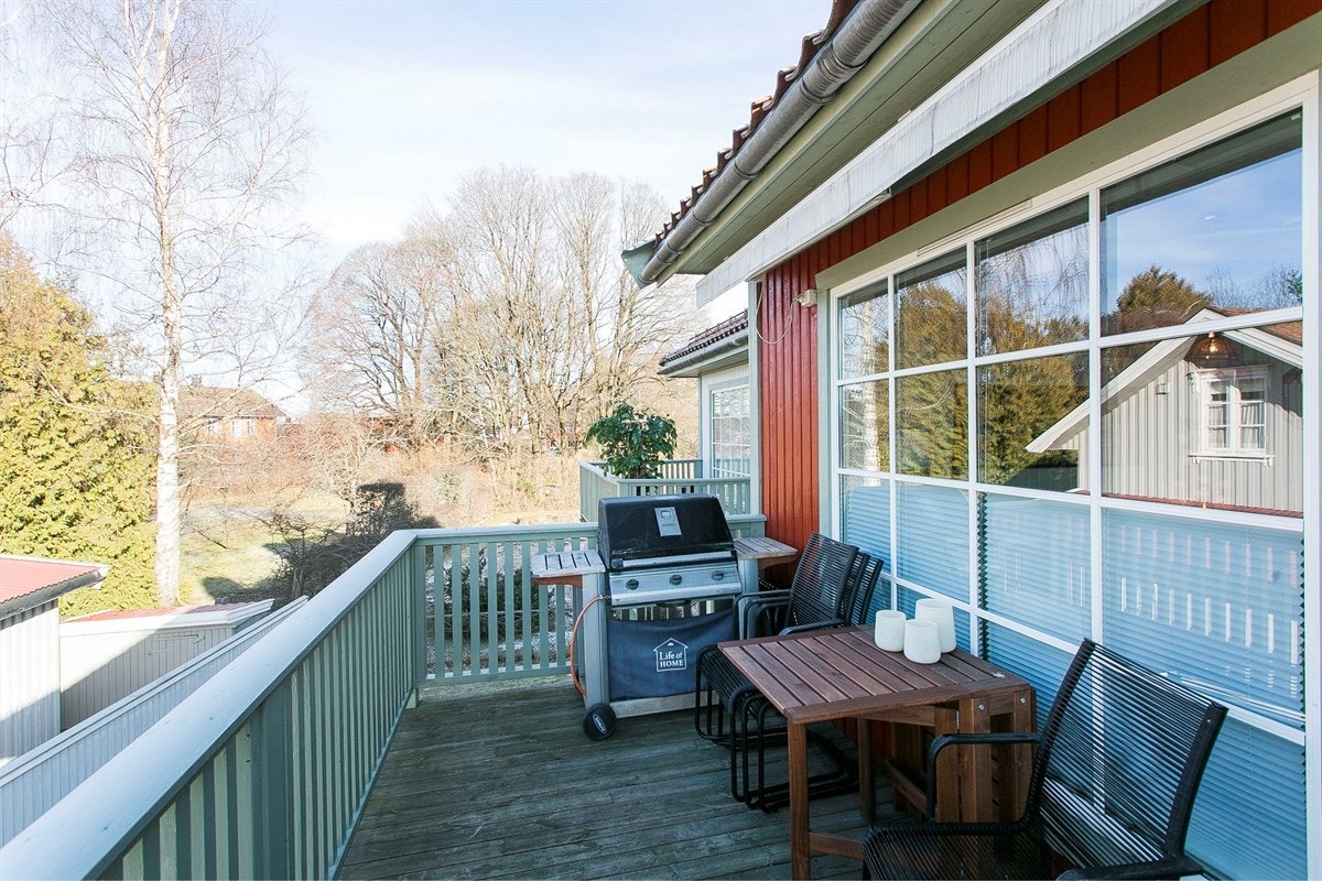 Deilig og solrik balkong Galleribilde