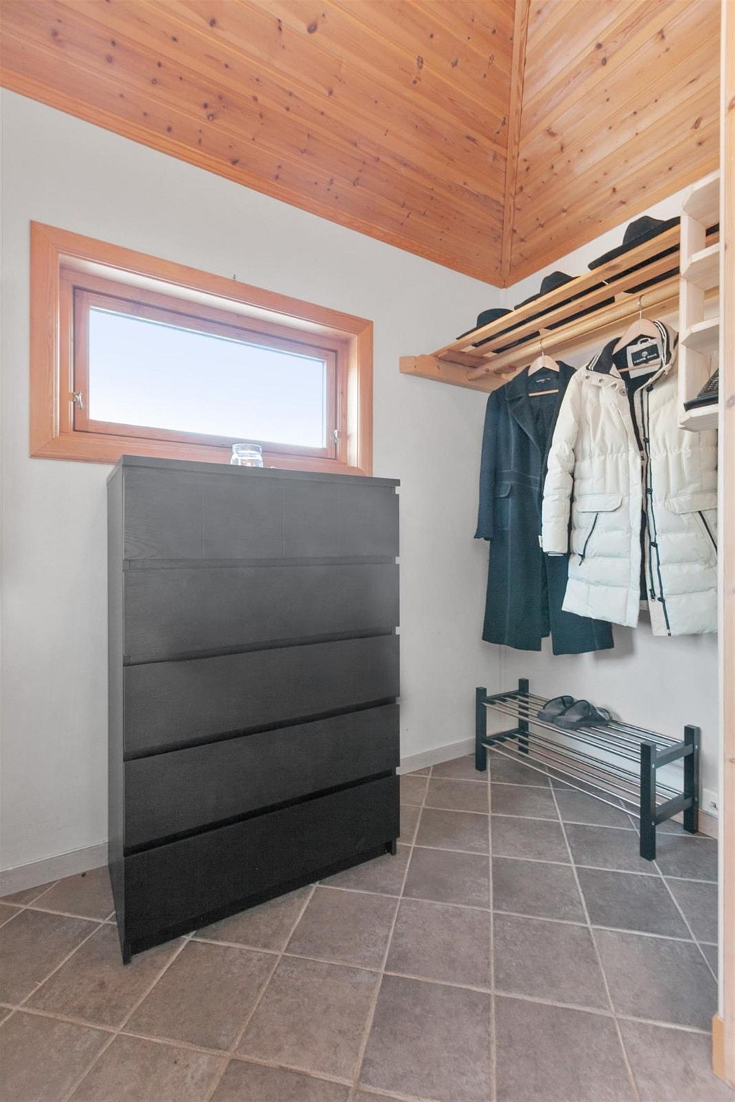 Flislagt entrè med varme i gulv. Galleribilde