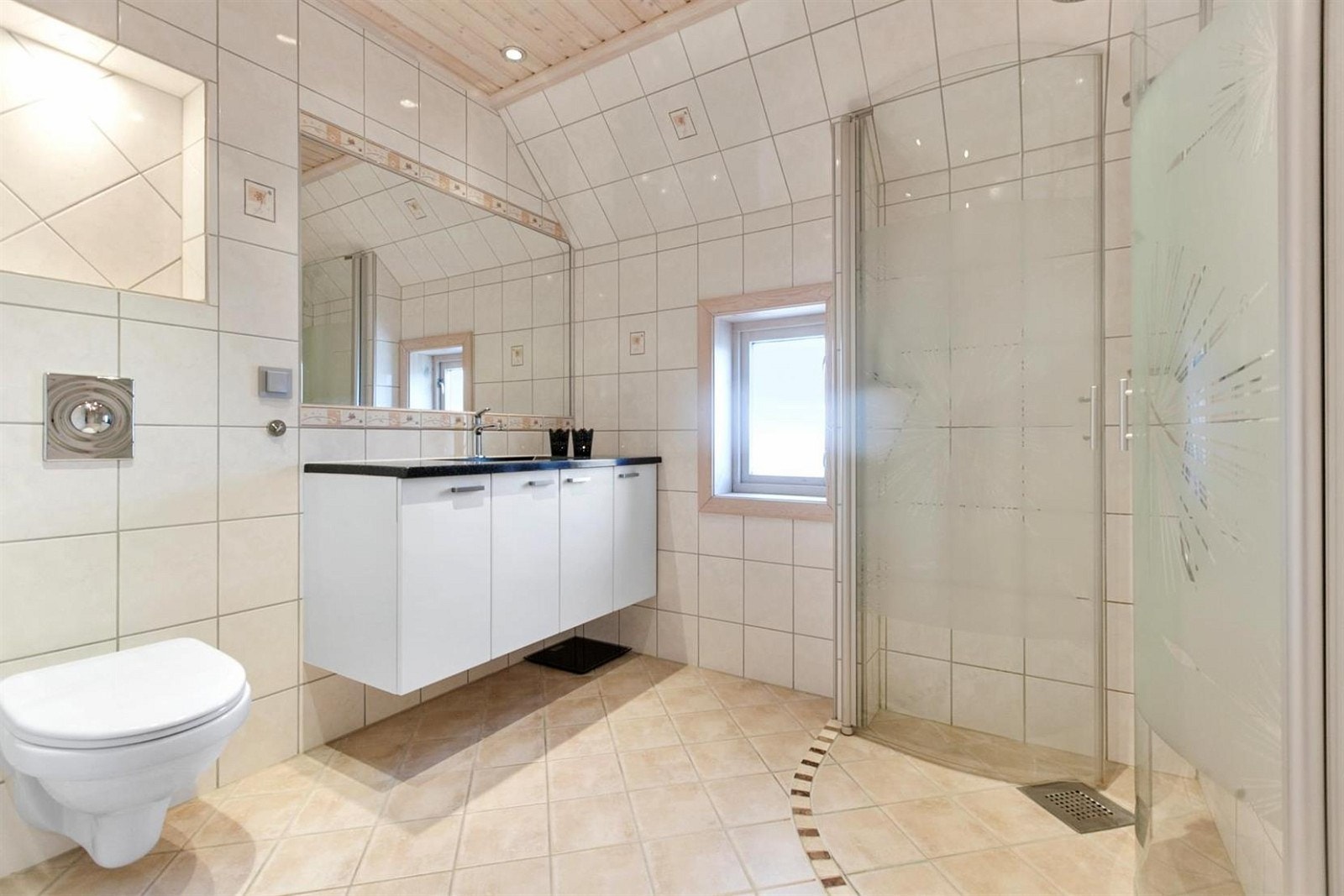 Bad 2.etasje. Galleribilde