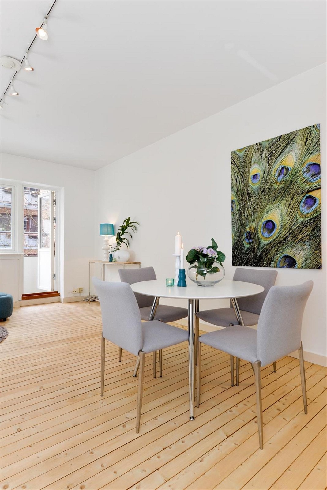 God plass til spisestue Galleribilde