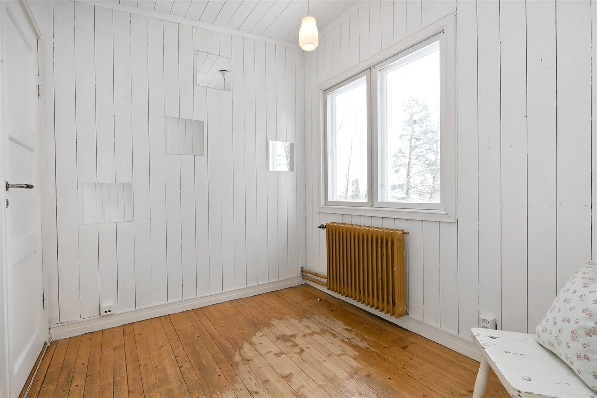 Hyggelig soverom med innebygd garderobe Galleribilde