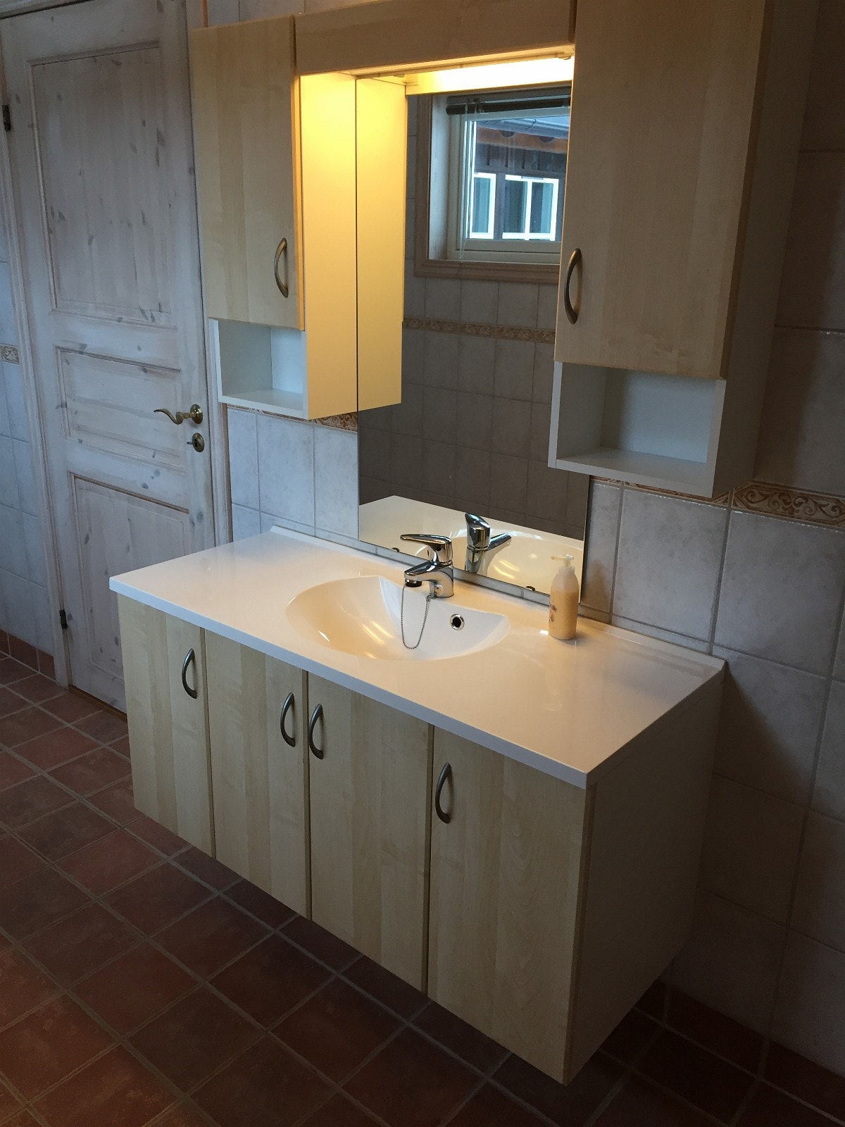 Godt og romslig bad, ca 8 m2. Galleribilde