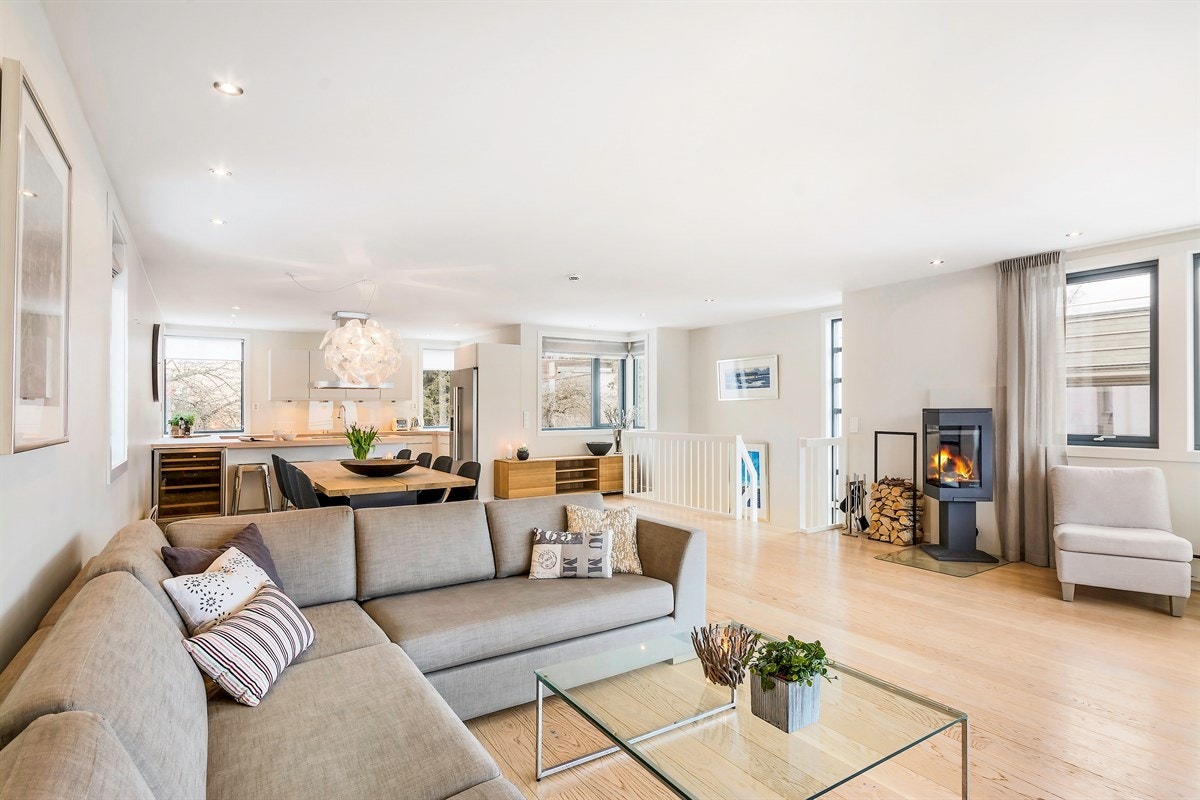 Åpen løsning mot kjøkkenet Galleribilde