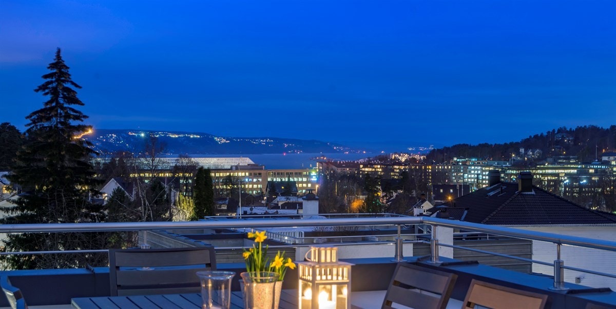 Takterrasse på ca. 50 kvm med flott utsikt Galleribilde