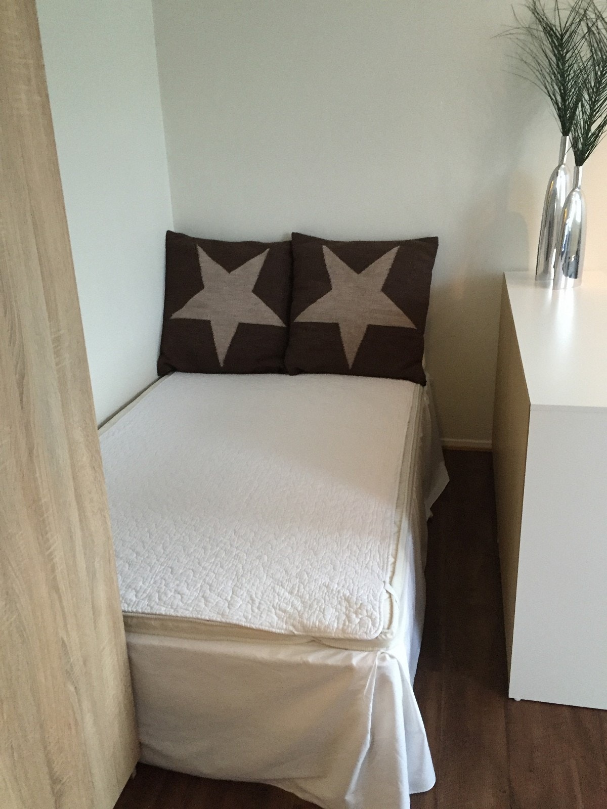 Seng 120 cm bredde Galleribilde