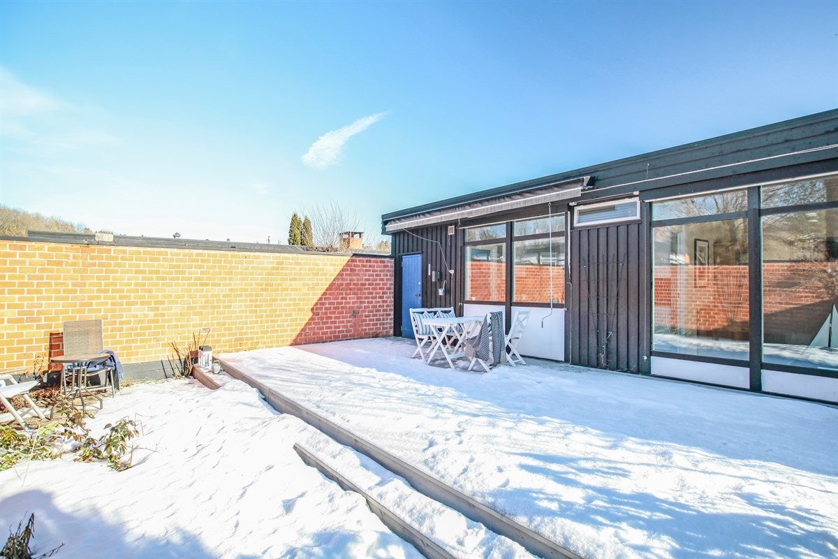 Stor solrik og usjenert terrasse på ca. 40 kvm. Galleribilde