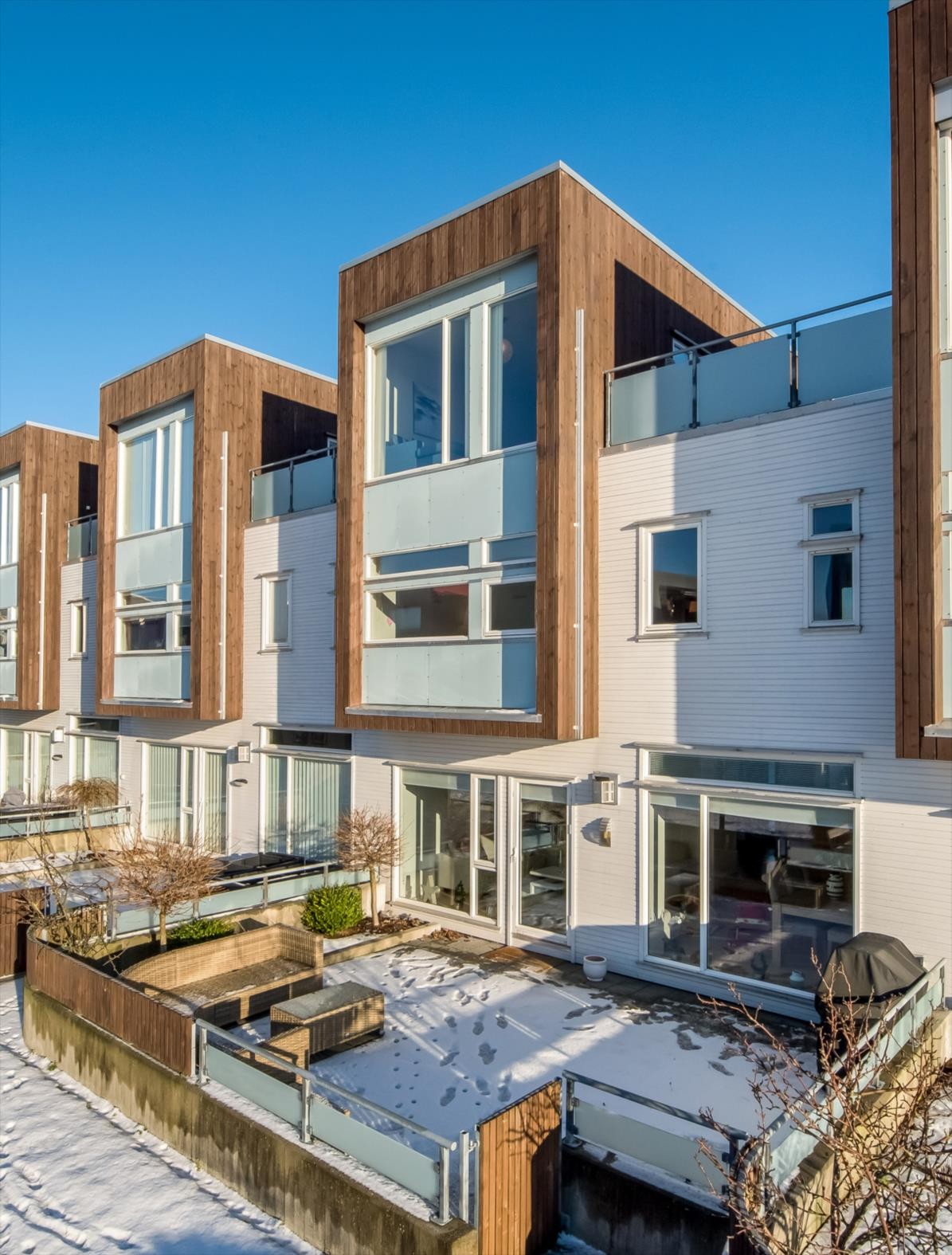 Alt i alt en innholdsrik og godt planløst bolig med stilige detaljer som tilfører huset det lille ekstra. Galleribilde