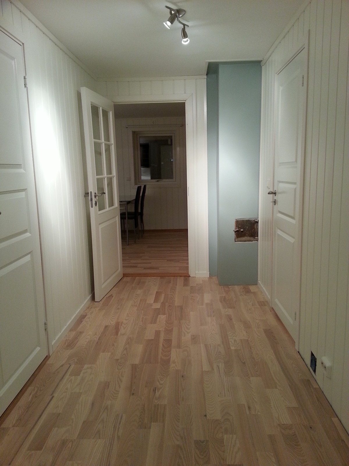 Mellomgang. Galleribilde