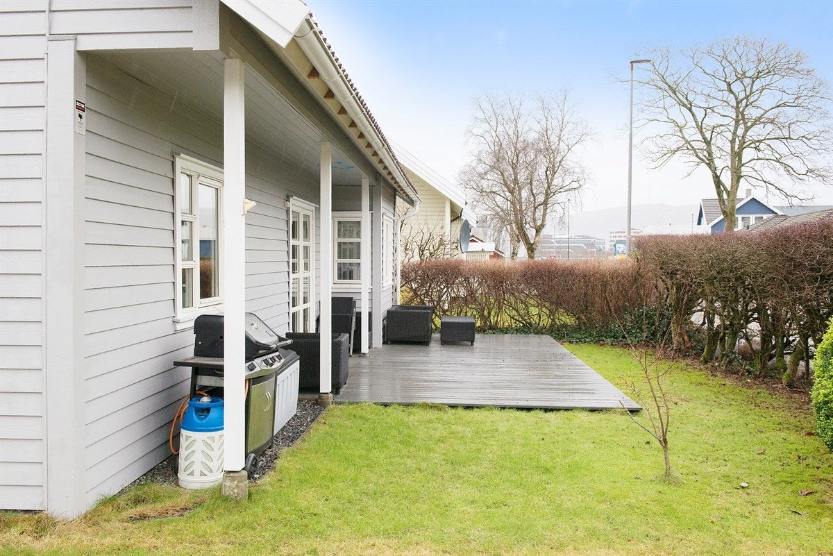 Fasade / hage Galleribilde