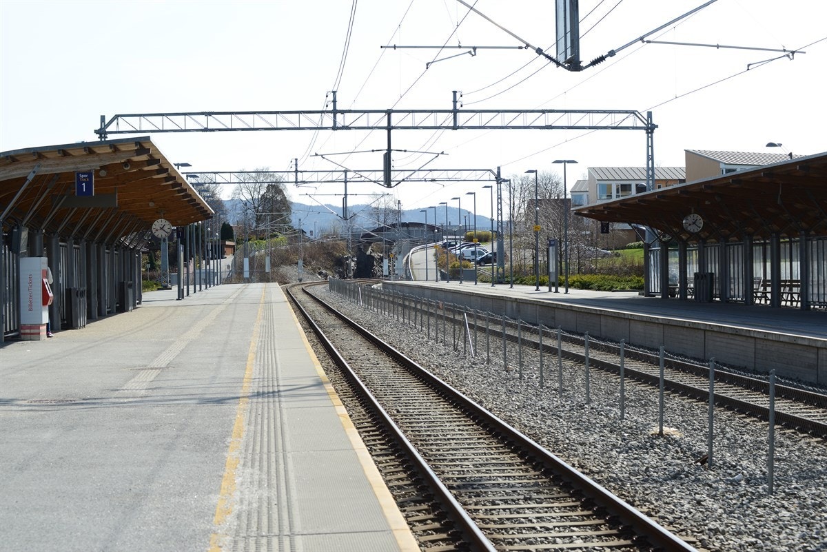 Togstasjon. Galleribilde