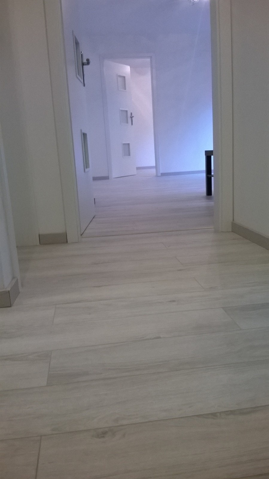 fra gang gjennom stue til soverom Galleribilde
