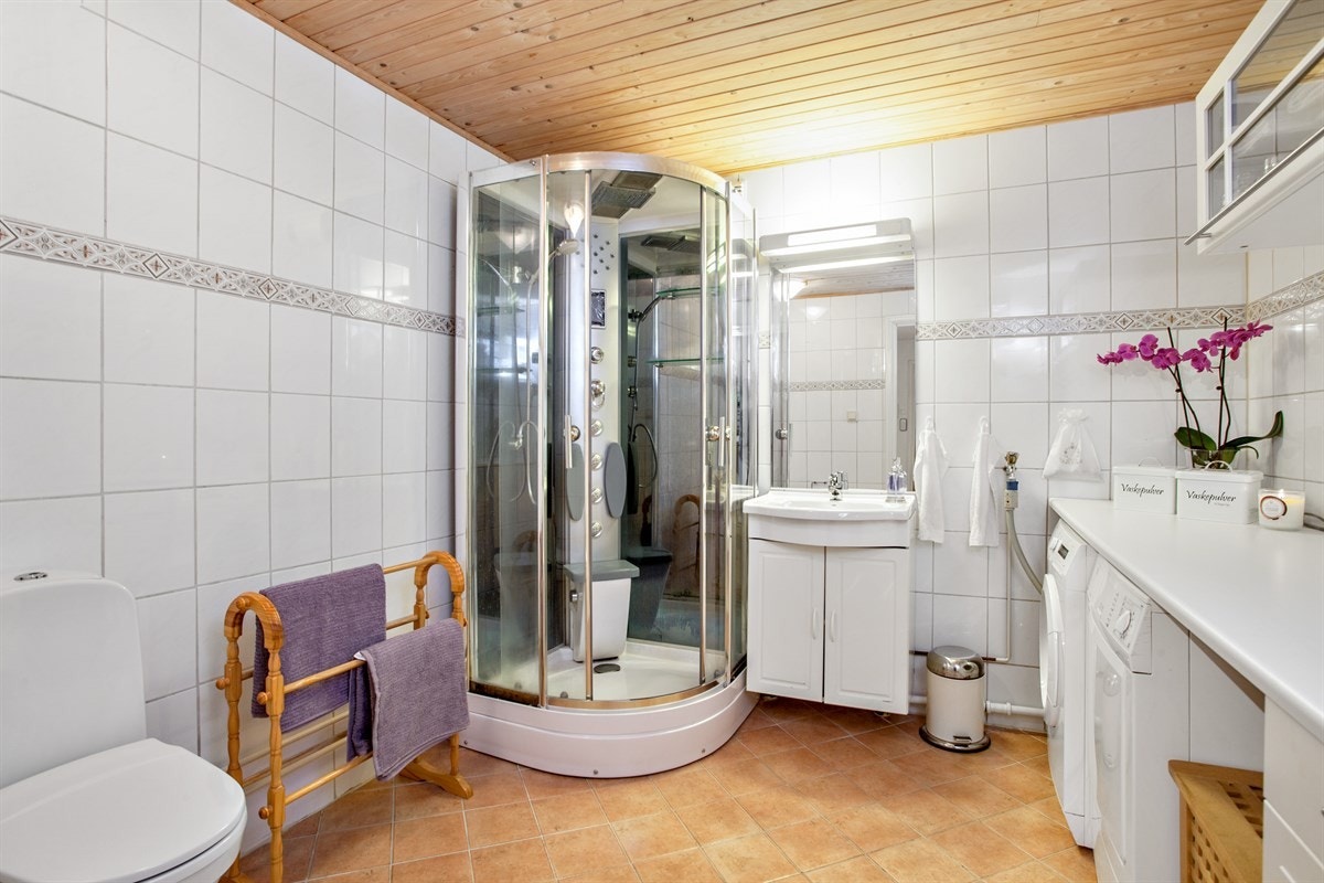 Flislagt bad/wc/vaskerom Galleribilde