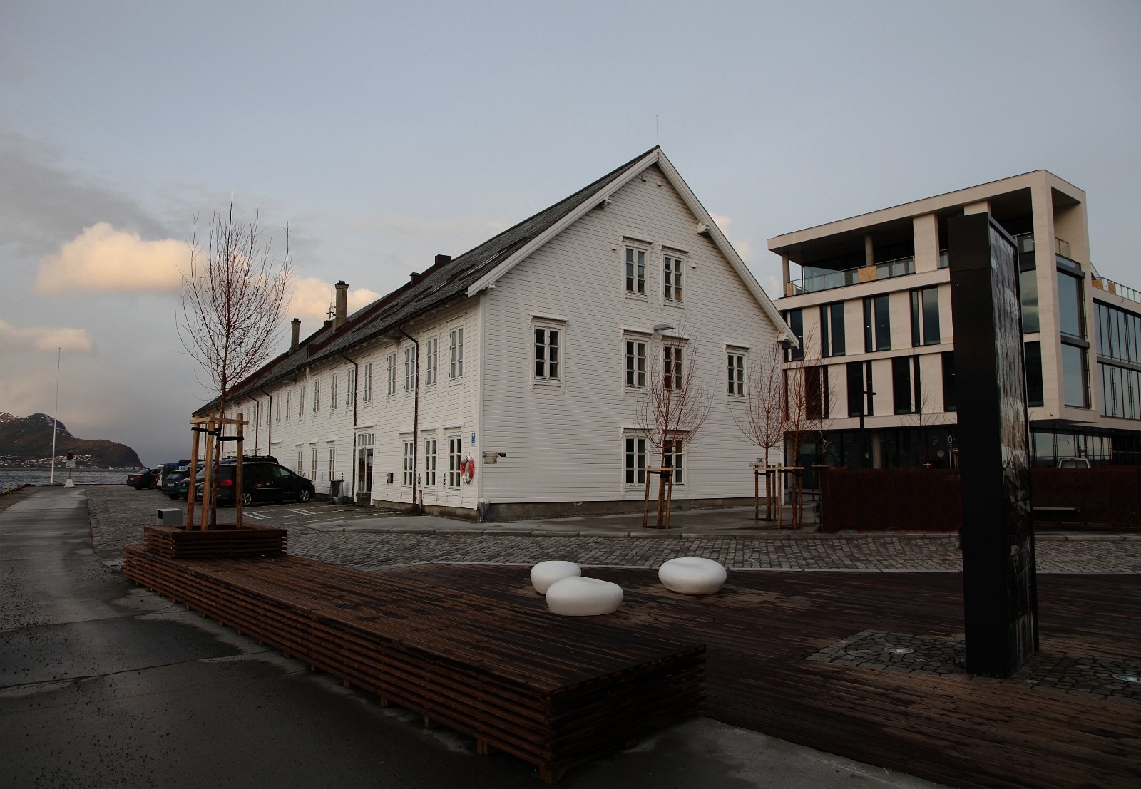 Park/uteområde øst for bygningen Galleribilde